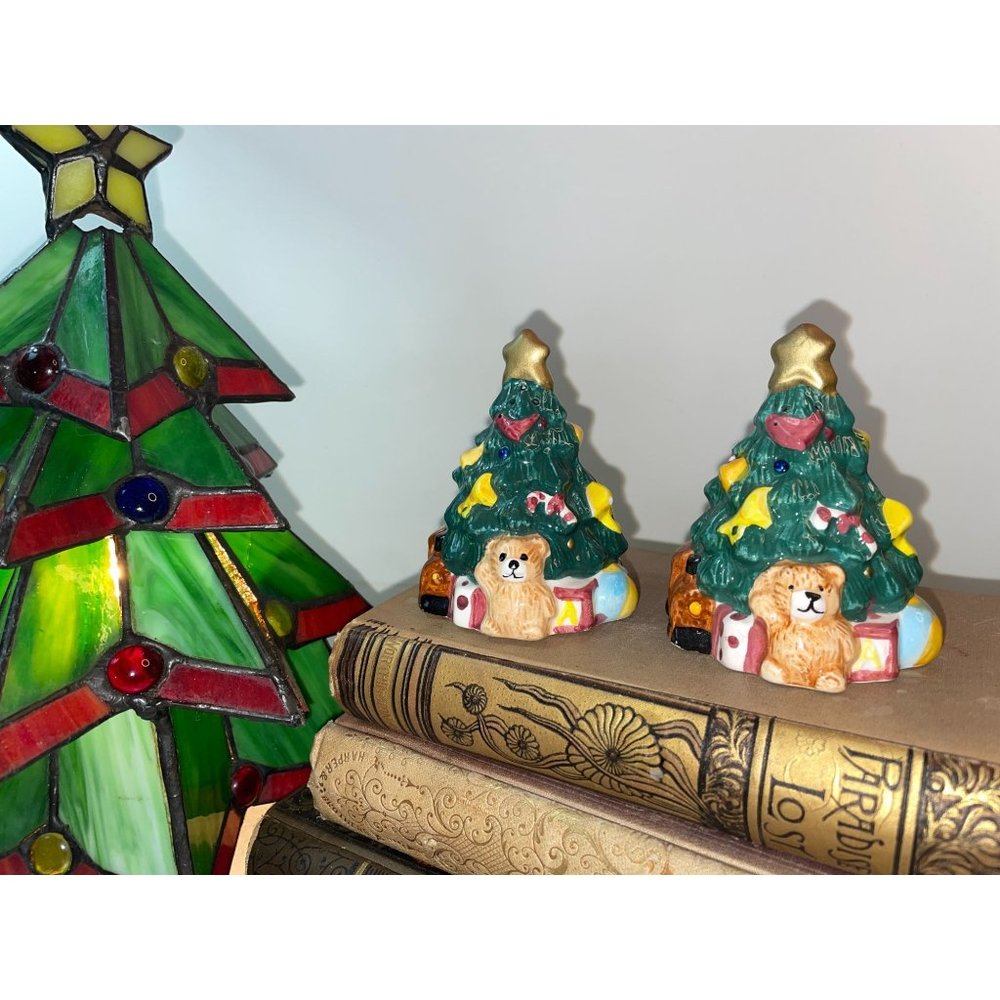 Vintage Ceramic Christmas Tree Salt & Pepper Shaker Set Jay Import Co 1995